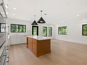 145 Warren St 4, Newton MA 02459
