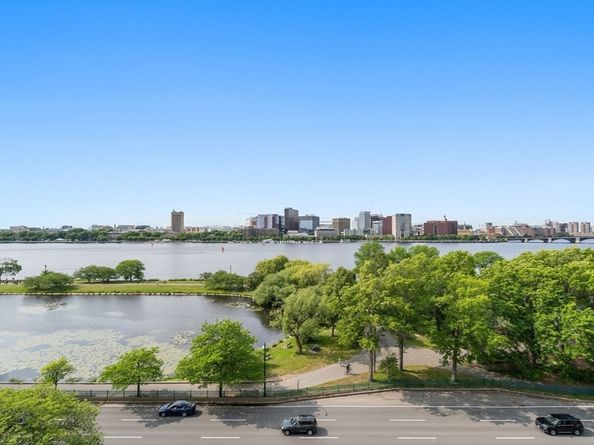 274 Beacon Street 8R, Boston MA 02116