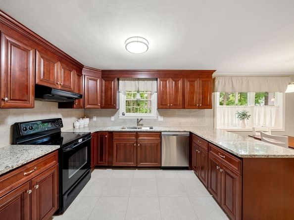 74 Checkerberry Rd, Abington MA 02351