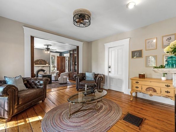 2 Oxford Pl, Worcester MA 01609