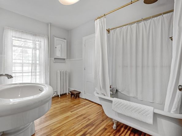 2 Oxford Pl, Worcester MA 01609