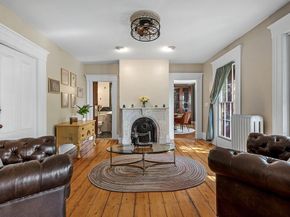 2 Oxford Pl, Worcester MA 01609