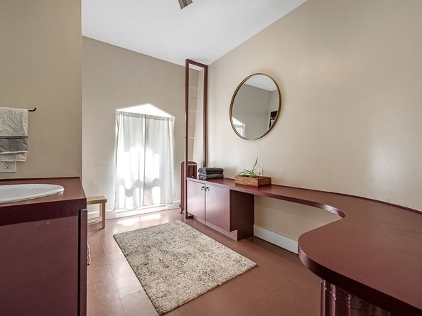 2 Oxford Pl, Worcester MA 01609