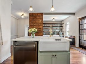 2 Oxford Pl, Worcester MA 01609