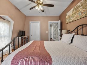 2 Oxford Pl, Worcester MA 01609