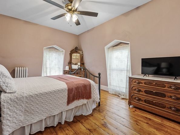 2 Oxford Pl, Worcester MA 01609