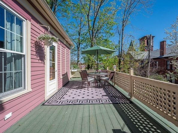 2 Oxford Pl, Worcester MA 01609
