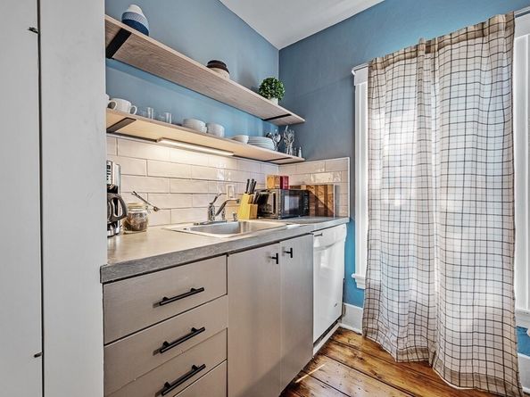 2 Oxford Pl, Worcester MA 01609