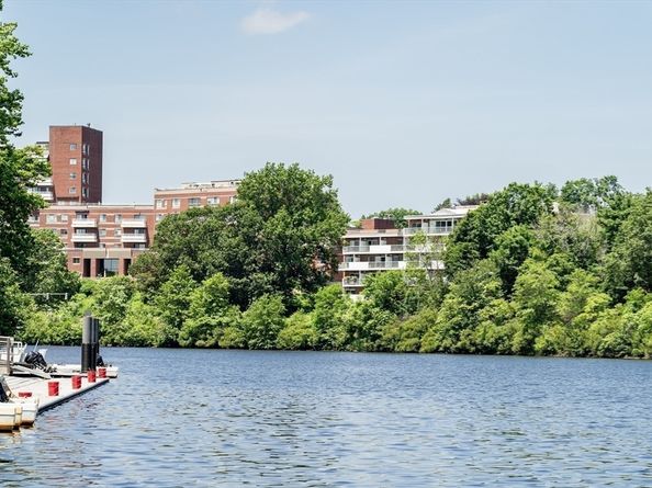 231 Coolidge Ave 410, Watertown MA 02472