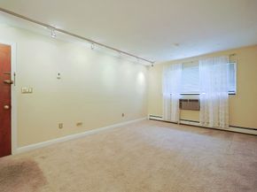 79 Walnut St 3, Newton MA 02460