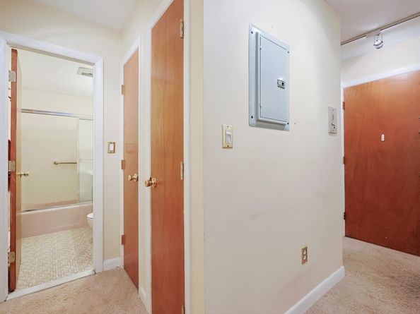 79 Walnut St 3, Newton MA 02460