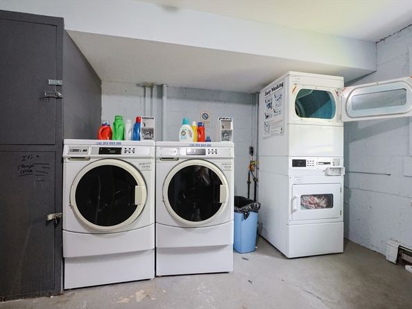 79 Walnut St 3, Newton MA 02460