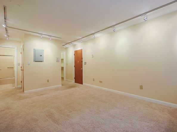 79 Walnut St 3, Newton MA 02460