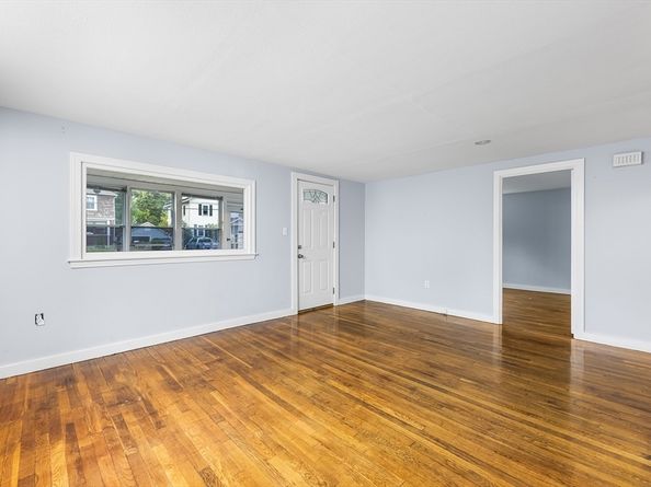 22 Arthur St, Framingham MA 01702