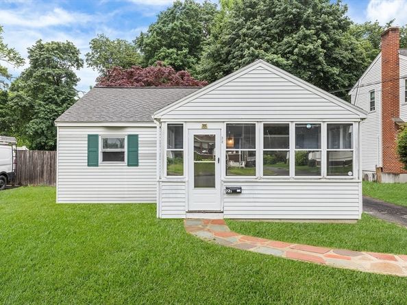 22 Arthur St, Framingham MA 01702