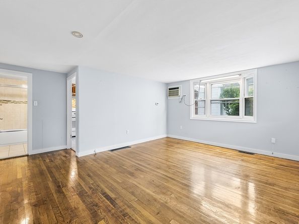 22 Arthur St, Framingham MA 01702