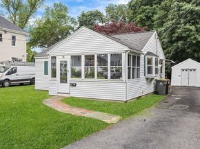 22 Arthur St, Framingham MA 01702