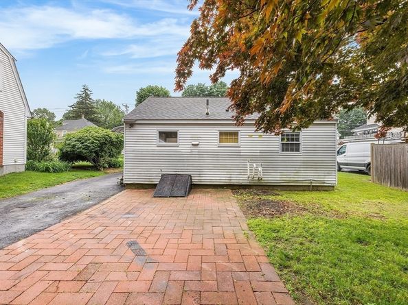 22 Arthur St, Framingham MA 01702