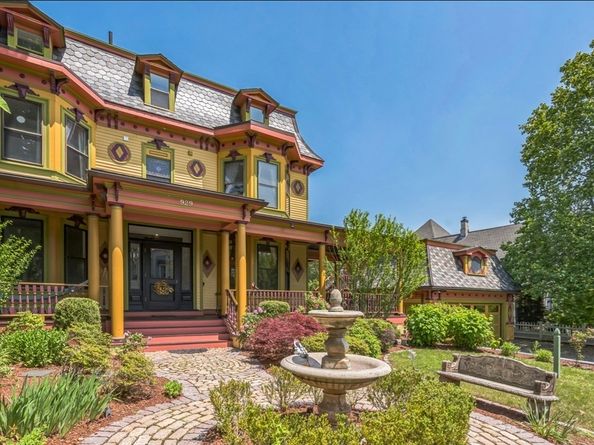 929 Beacon St, Newton MA 02459
