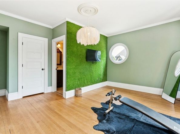929 Beacon St, Newton MA 02459