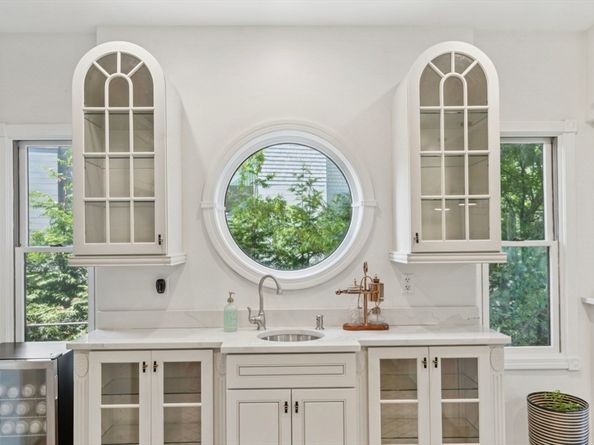 929 Beacon St, Newton MA 02459