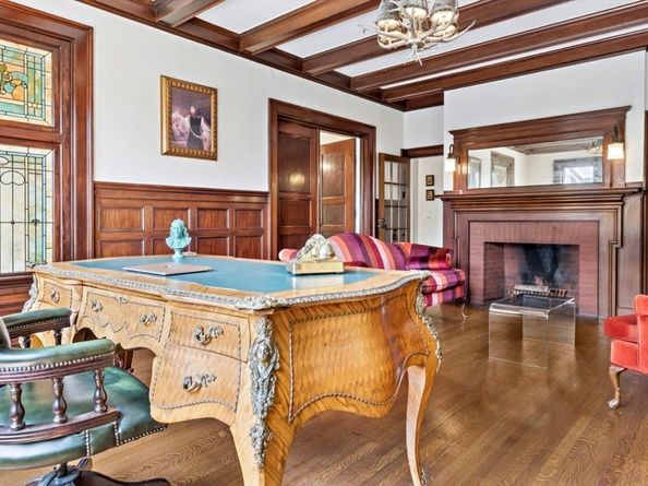 929 Beacon St, Newton MA 02459
