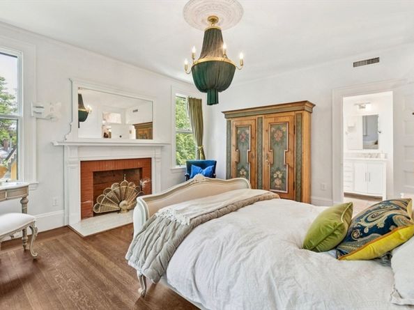 929 Beacon St, Newton MA 02459