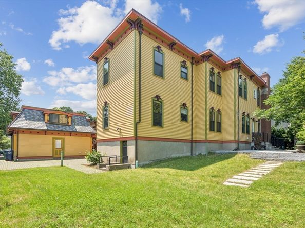 929 Beacon St, Newton MA 02459