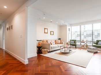 1 Avery St