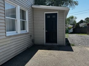94 Massasoit Rd, Worcester MA 01604