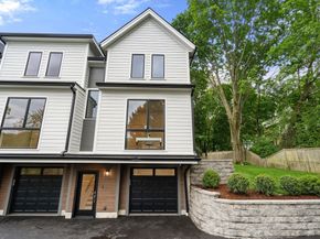 2202 Commonwealth Ave 3, Newton MA 02466