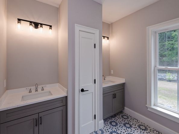 10 Macarthur Ave, Norfolk MA 02056