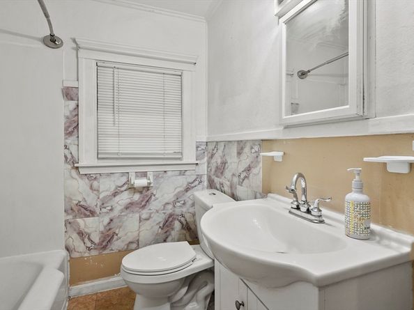 3 Cranberry Meadow Shore Road, Charlton MA 01507