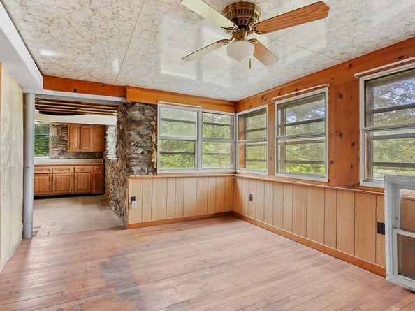 3 Cranberry Meadow Shore Road, Charlton MA 01507