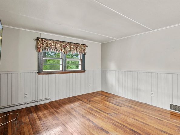 3 Cranberry Meadow Shore Road, Charlton MA 01507