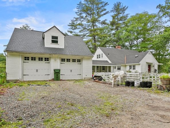 3 Cranberry Meadow Shore Road, Charlton MA 01507