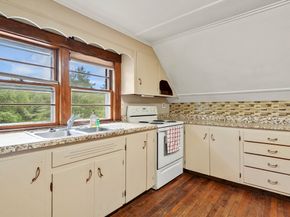 3 Cranberry Meadow Shore Road, Charlton MA 01507
