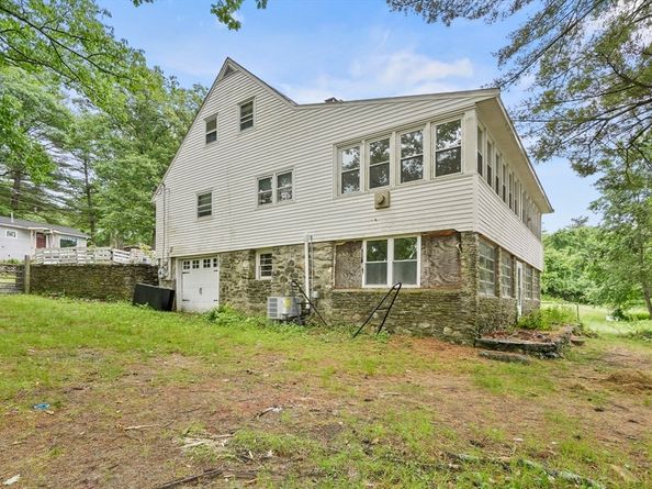 3 Cranberry Meadow Shore Road, Charlton MA 01507
