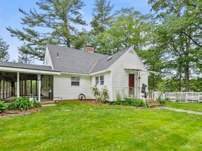 3 Cranberry Meadow Shore Road, Charlton MA 01507