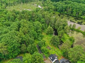3 Cranberry Meadow Shore Road, Charlton MA 01507