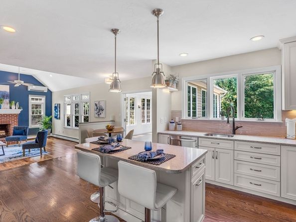 12 Saddle Hill Dr, Northborough MA 01532