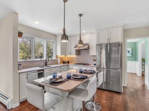 12 Saddle Hill Dr, Northborough MA 01532