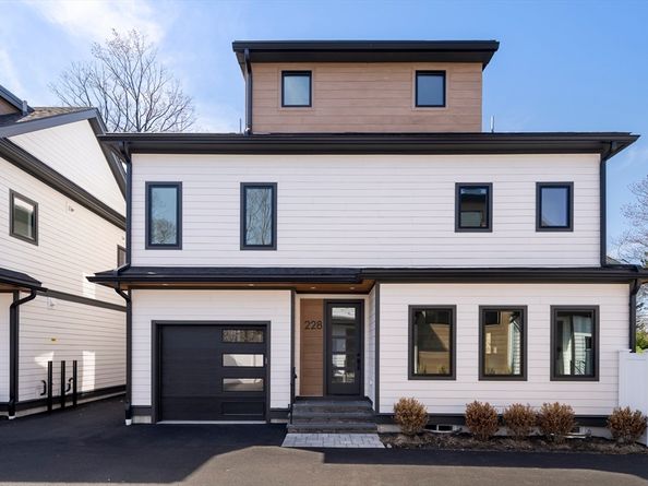 228 Auburn St 228, Newton MA 02466