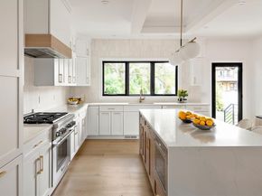 228 Auburn St 228, Newton MA 02466