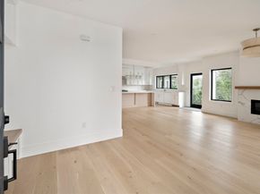 228 Auburn St 228, Newton MA 02466
