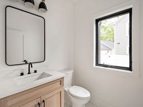228 Auburn St 228, Newton MA 02466