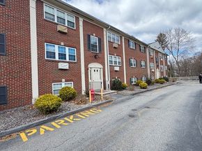 31 Arlington Rd 16, Woburn MA 01801