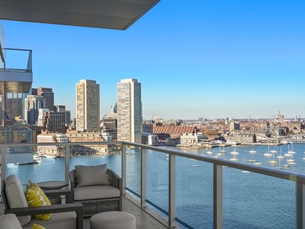 50 Liberty Dr PH1B, Boston MA 02210