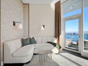 50 Liberty Dr PH1B, Boston MA 02210