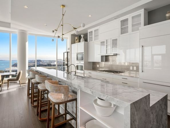 50 Liberty Dr PH1B, Boston MA 02210